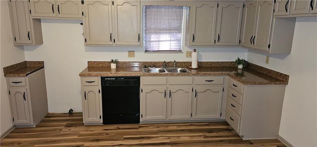 1104 SW MIC-O-SAY Drive, Blue Springs, MO 64015