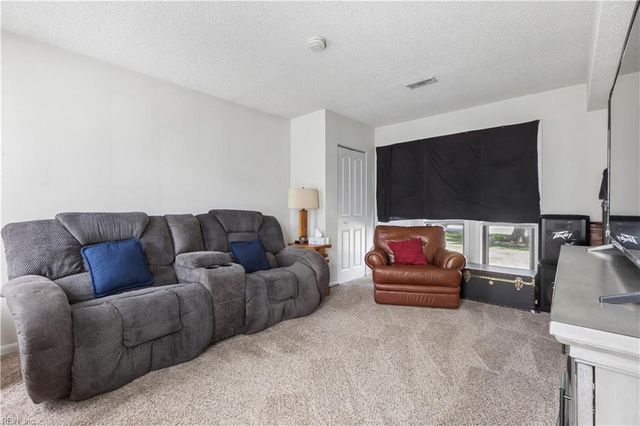 1340 Cypress Pl, Chesapeake, VA 23320