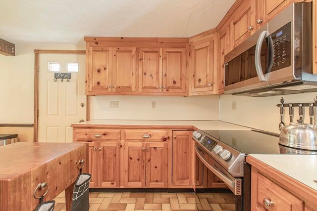 1115 Forest St, Marshfield, MA 02050