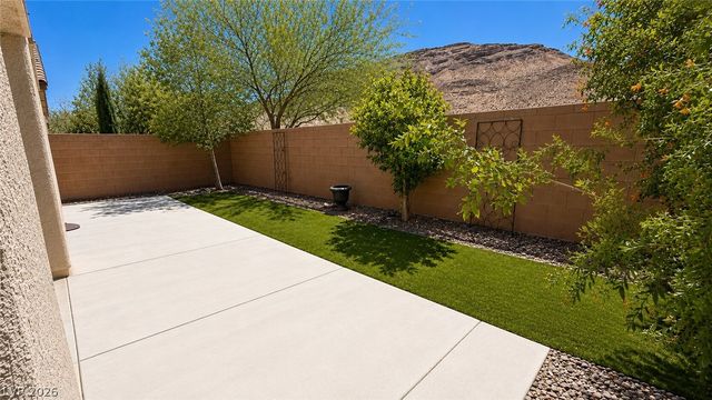7455 Rainford Street, Las Vegas, NV 89148