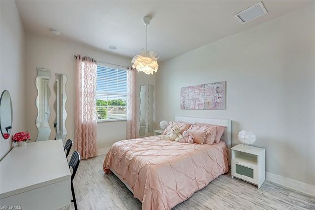 6582 Monterey PT, Naples, FL 34105
