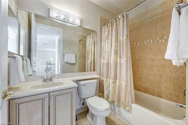 6582 Monterey PT, Naples, FL 34105