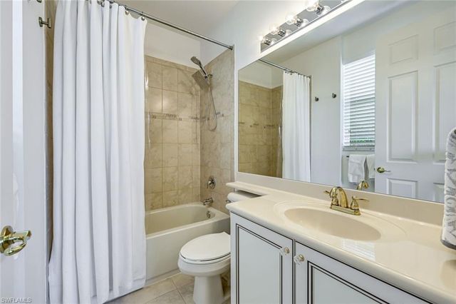 6582 Monterey PT, Naples, FL 34105