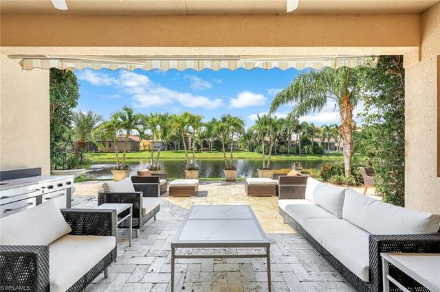 6582 Monterey PT, Naples, FL 34105