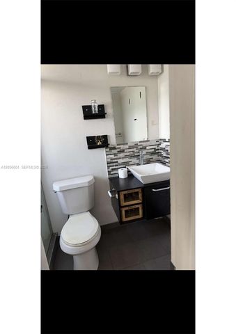 8 Farnham A 8, Deerfield Beach, FL 33442