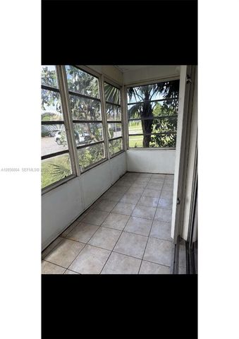 8 Farnham A 8, Deerfield Beach, FL 33442