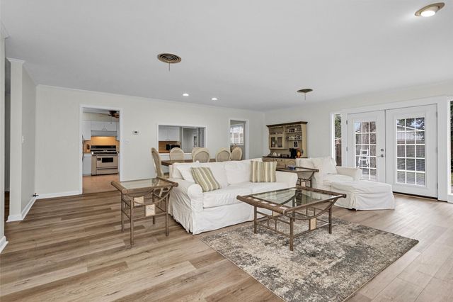 215 Neal Road, Wharton, TX 77488