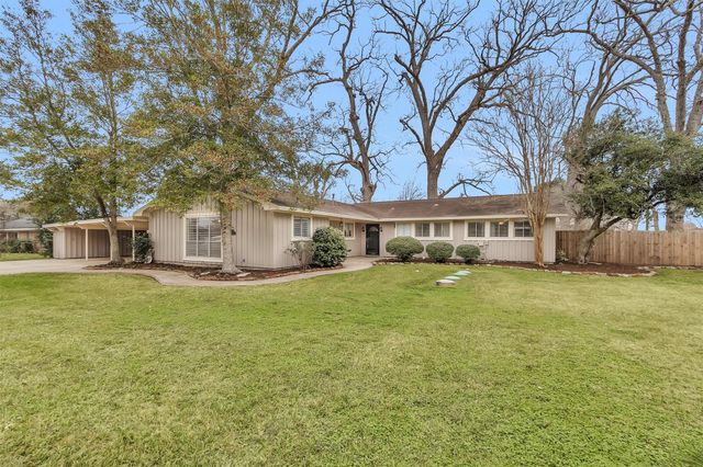 215 Neal Road, Wharton, TX 77488