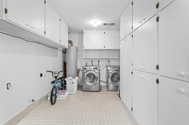 215 Neal Road, Wharton, TX 77488