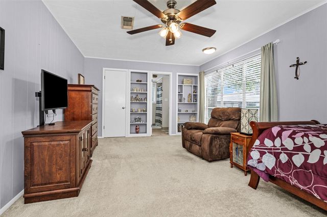 215 Neal Road, Wharton, TX 77488