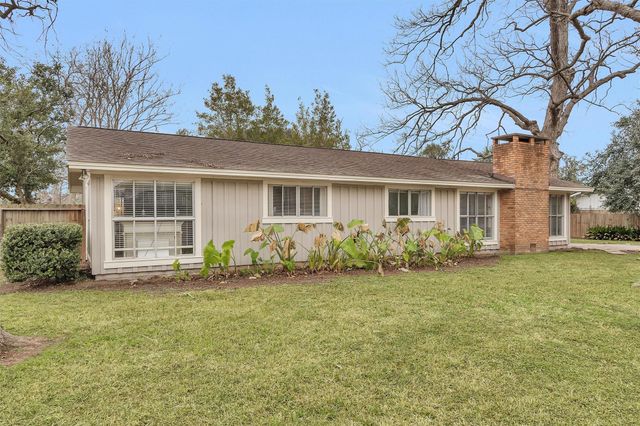 215 Neal Road, Wharton, TX 77488