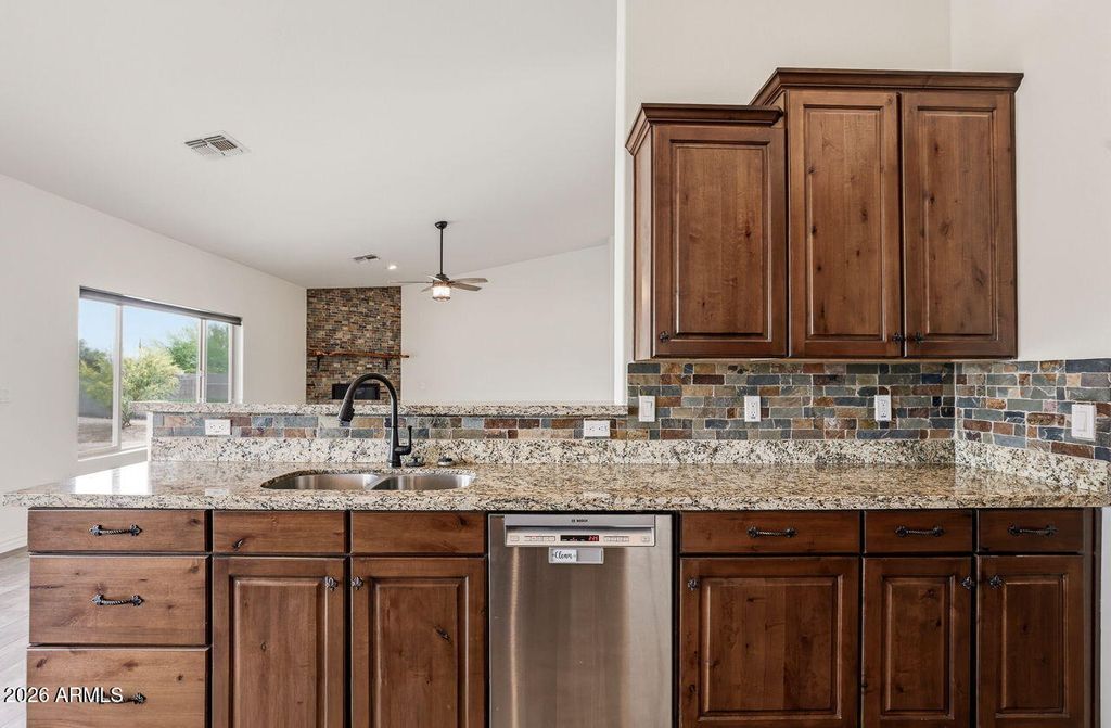 Image 16 of property listing at 15724 E Cavedale Drive, Scottsdale, AZ 85262