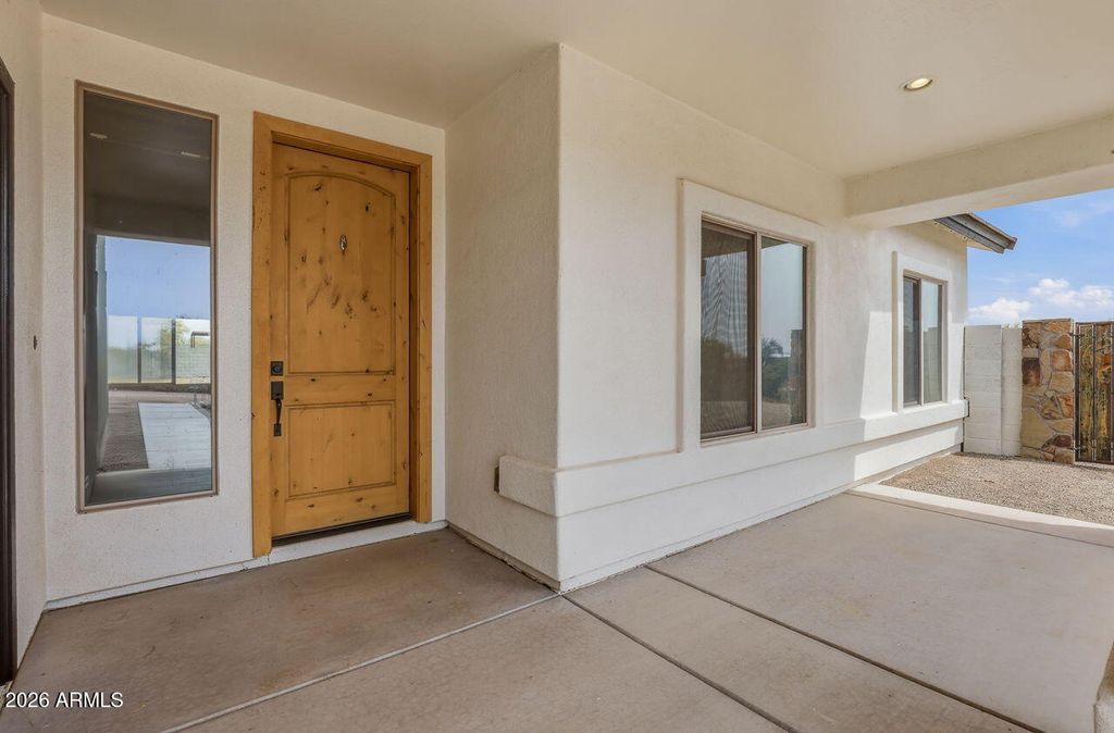 Image 4 of property listing at 15724 E Cavedale Drive, Scottsdale, AZ 85262