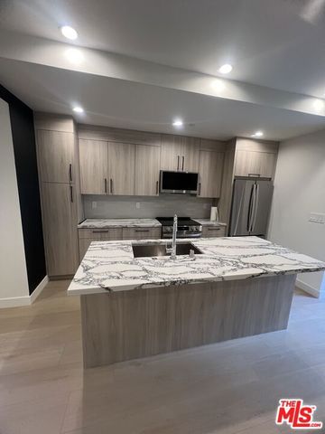 17243 Kittridge Street, Lake Balboa, CA 91406