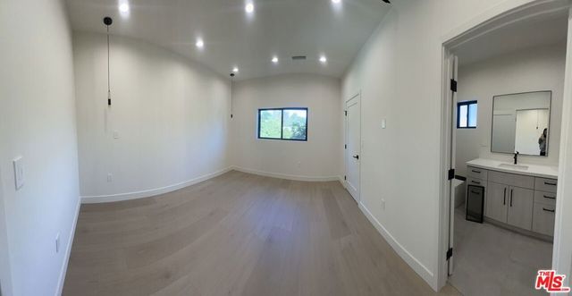 17243 Kittridge Street, Lake Balboa, CA 91406