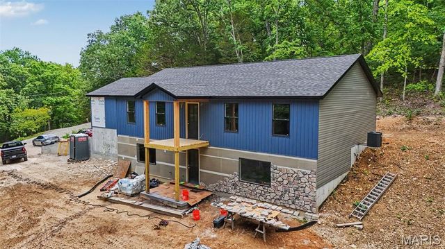 100 S Lake Drive, Hillsboro, MO 63050