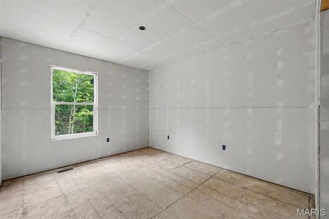 100 S Lake Drive, Hillsboro, MO 63050