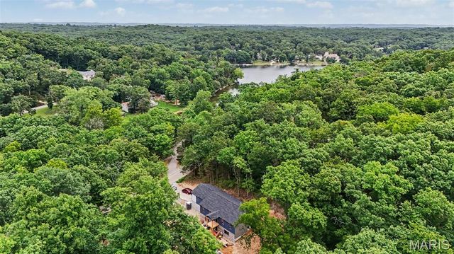 100 S Lake Drive, Hillsboro, MO 63050