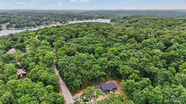 100 S Lake Drive, Hillsboro, MO 63050