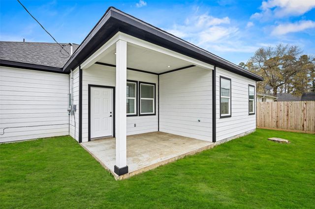 19319 Sears Drive, Houston, TX 77338