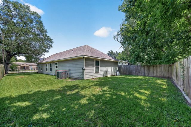 6733 Goforth Street, Houston, TX 77021