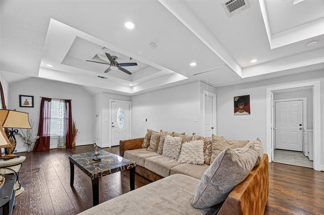6733 Goforth Street, Houston, TX 77021