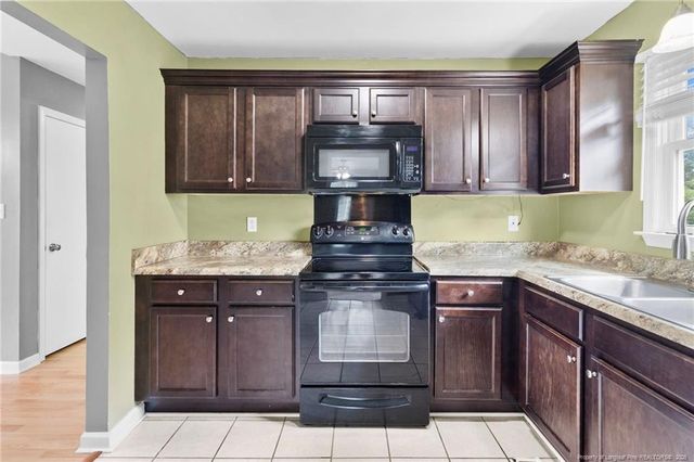 6278 Withers Drive, Fayetteville, NC 28304