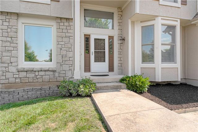 22306 W 51st Terrace, Shawnee, KS 66226