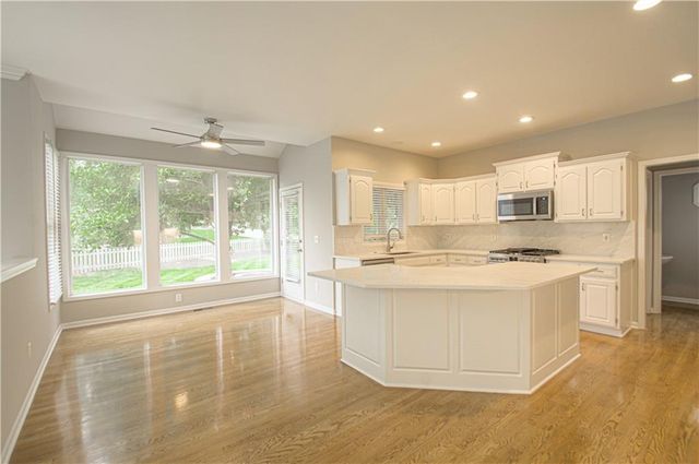 22306 W 51st Terrace, Shawnee, KS 66226