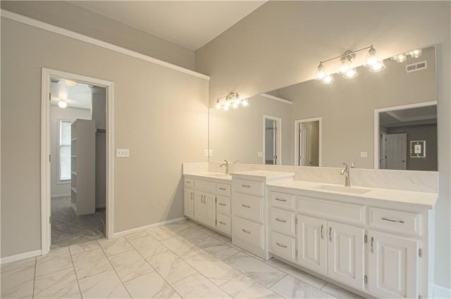 22306 W 51st Terrace, Shawnee, KS 66226