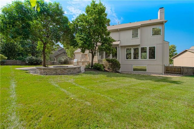 22306 W 51st Terrace, Shawnee, KS 66226