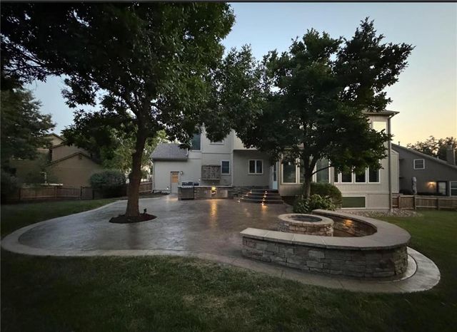 22306 W 51st Terrace, Shawnee, KS 66226