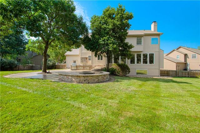 22306 W 51st Terrace, Shawnee, KS 66226