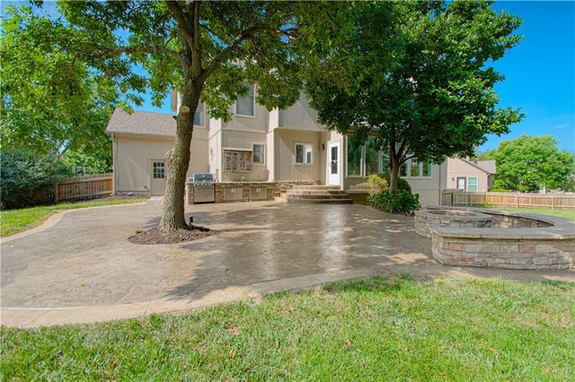22306 W 51st Terrace, Shawnee, KS 66226