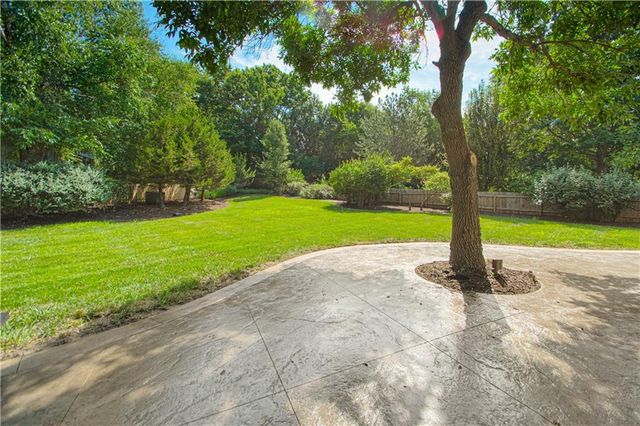 22306 W 51st Terrace, Shawnee, KS 66226