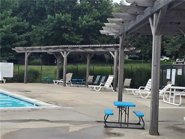 22306 W 51st Terrace, Shawnee, KS 66226