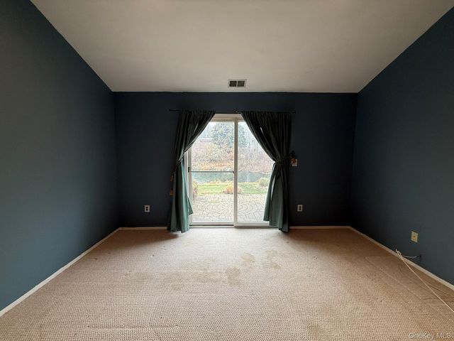 84 Kristin Lane, Hauppauge, NY 11788