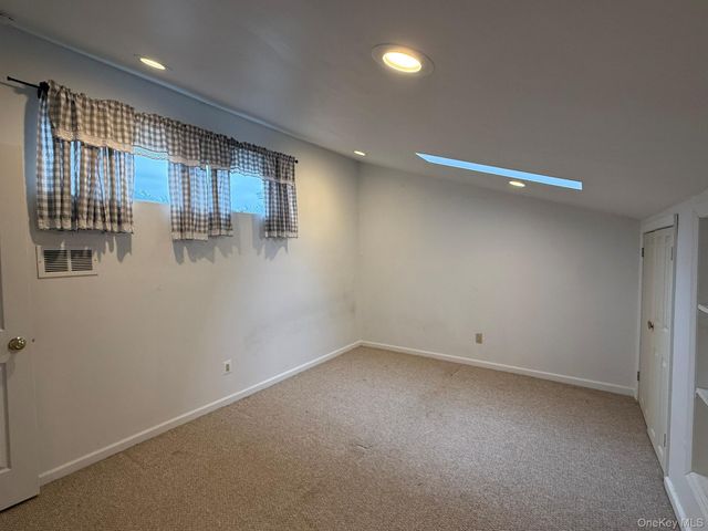 84 Kristin Lane, Hauppauge, NY 11788