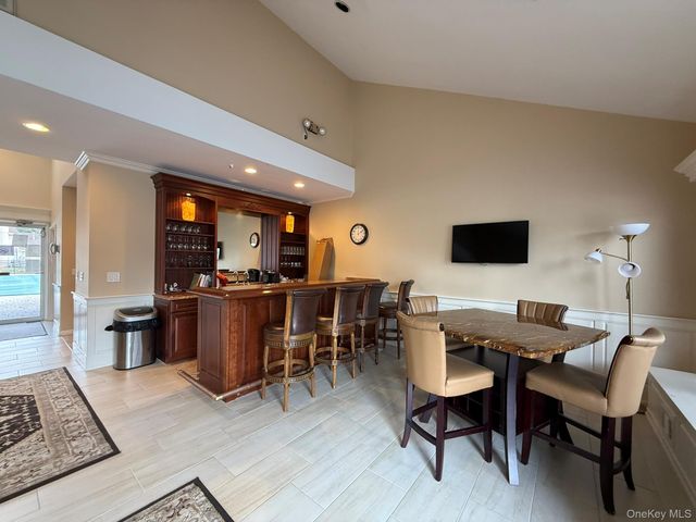 84 Kristin Lane, Hauppauge, NY 11788