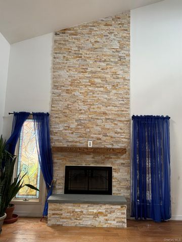 84 Kristin Lane, Hauppauge, NY 11788