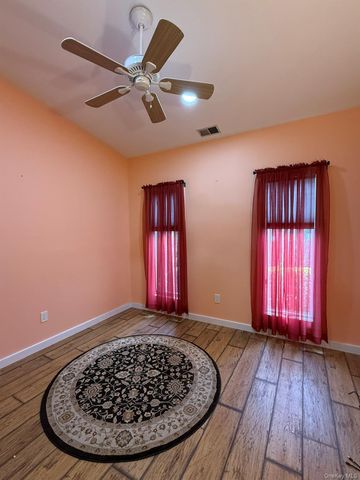 84 Kristin Lane, Hauppauge, NY 11788