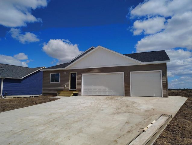 997 Bell Circle, Arlington, WI 53911
