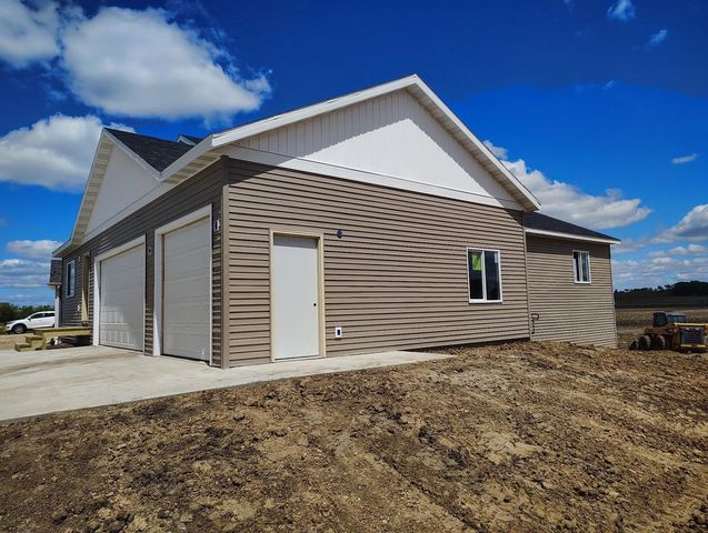 997 Bell Circle, Arlington, WI 53911
