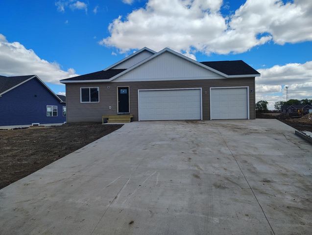 997 Bell Circle, Arlington, WI 53911