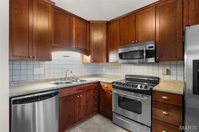 760 Woodside Trails Drive 203, Ballwin, MO 63021