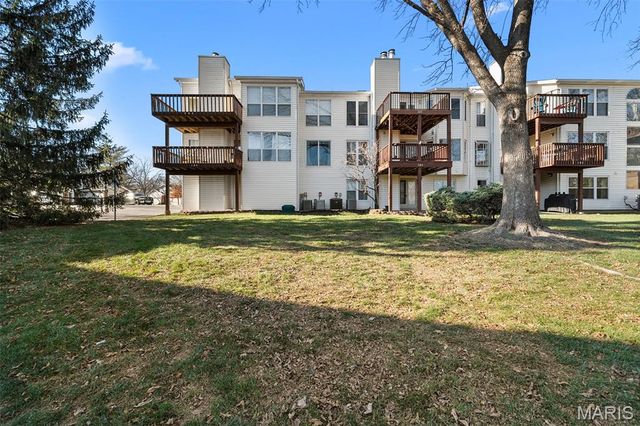 760 Woodside Trails Drive 203, Ballwin, MO 63021