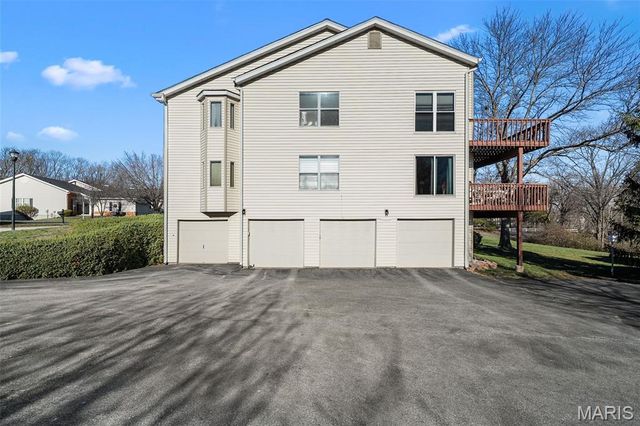 760 Woodside Trails Drive 203, Ballwin, MO 63021