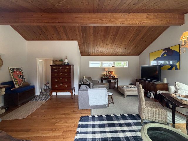 9385 N Lake DRIVE, Milwaukee, WI 53217