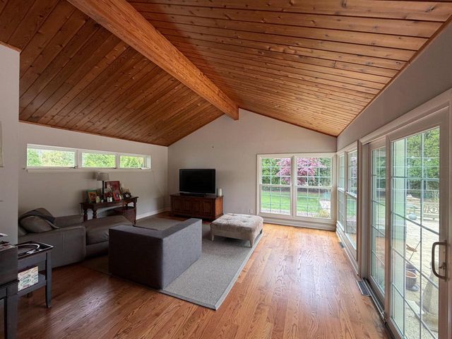 9385 N Lake DRIVE, Milwaukee, WI 53217