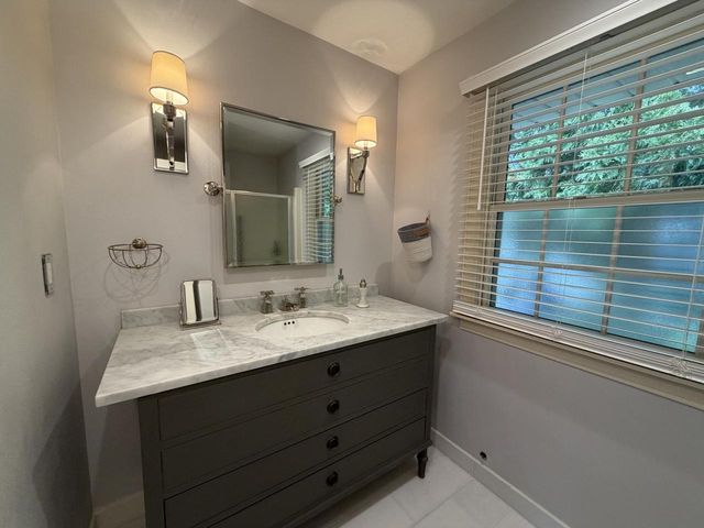 9385 N Lake DRIVE, Milwaukee, WI 53217